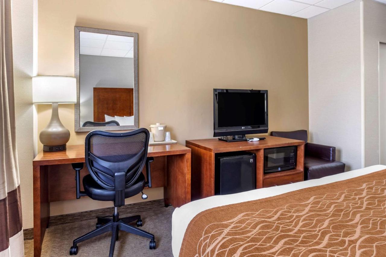 | Comfort Inn Syosset-Long Island