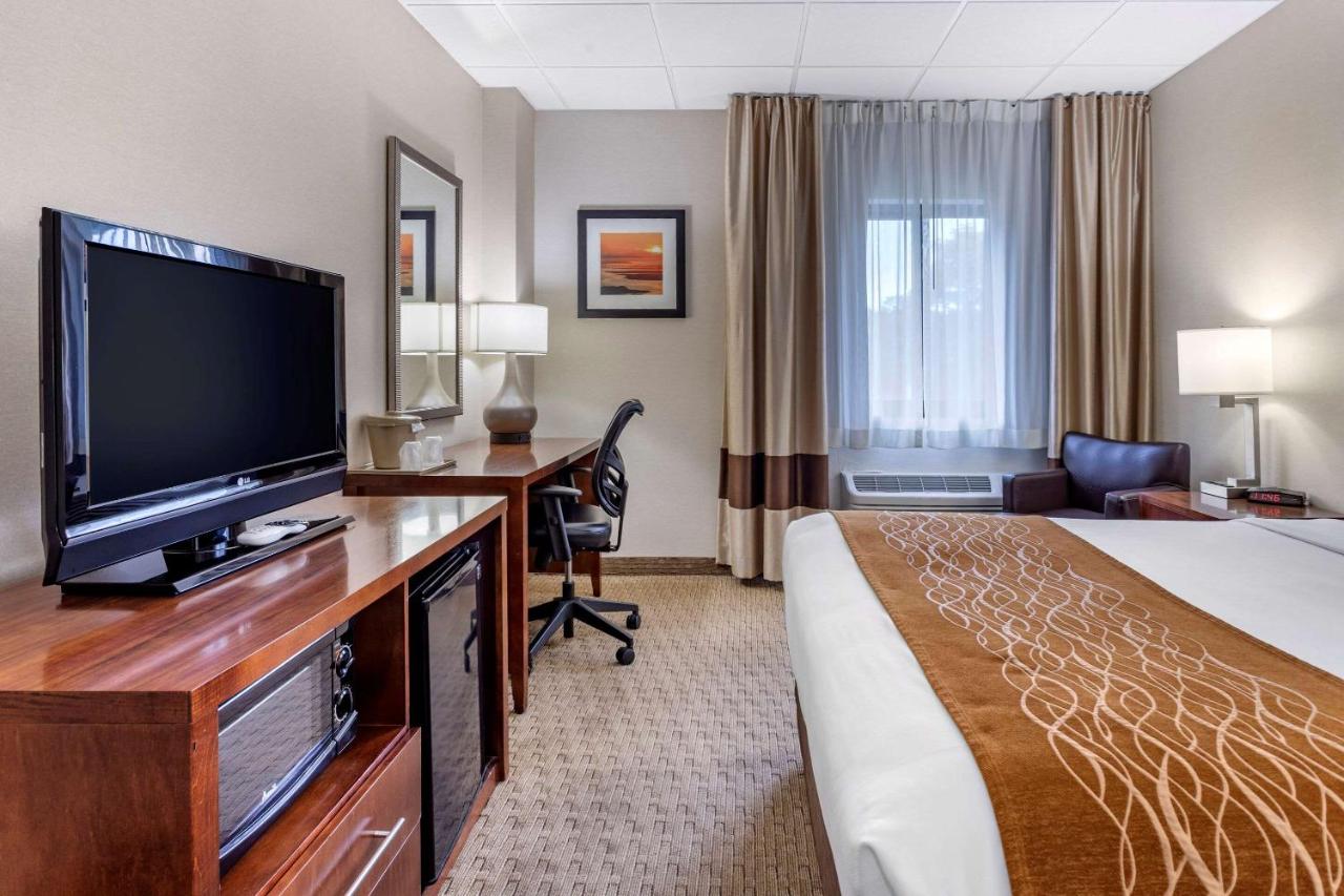 | Comfort Inn Syosset-Long Island