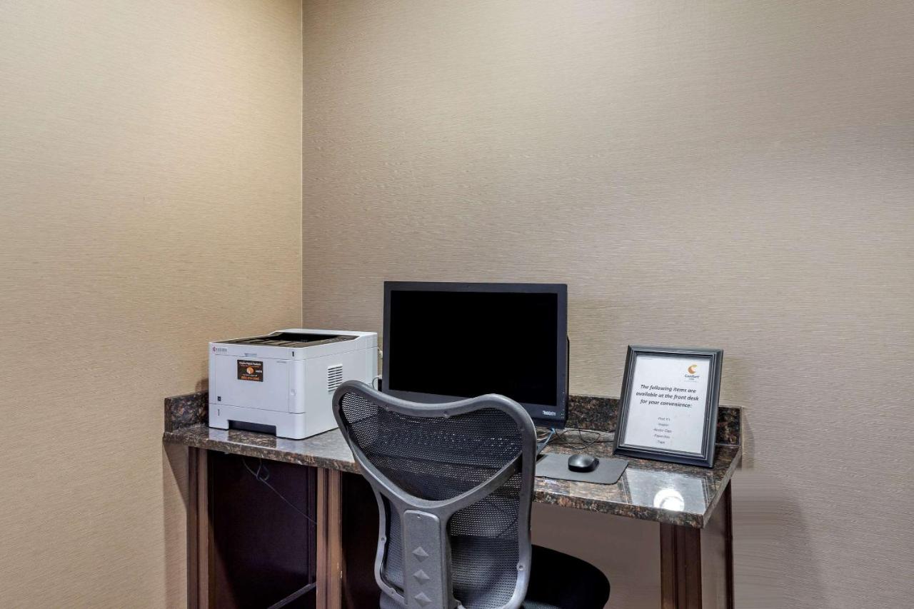 | Comfort Inn Syosset-Long Island