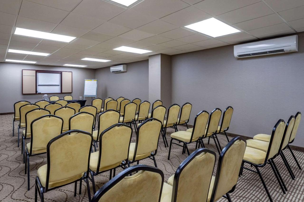 | Comfort Inn Syosset-Long Island