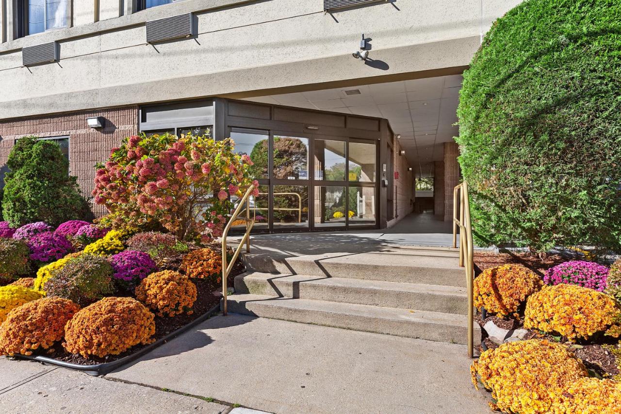 | Comfort Inn Syosset-Long Island