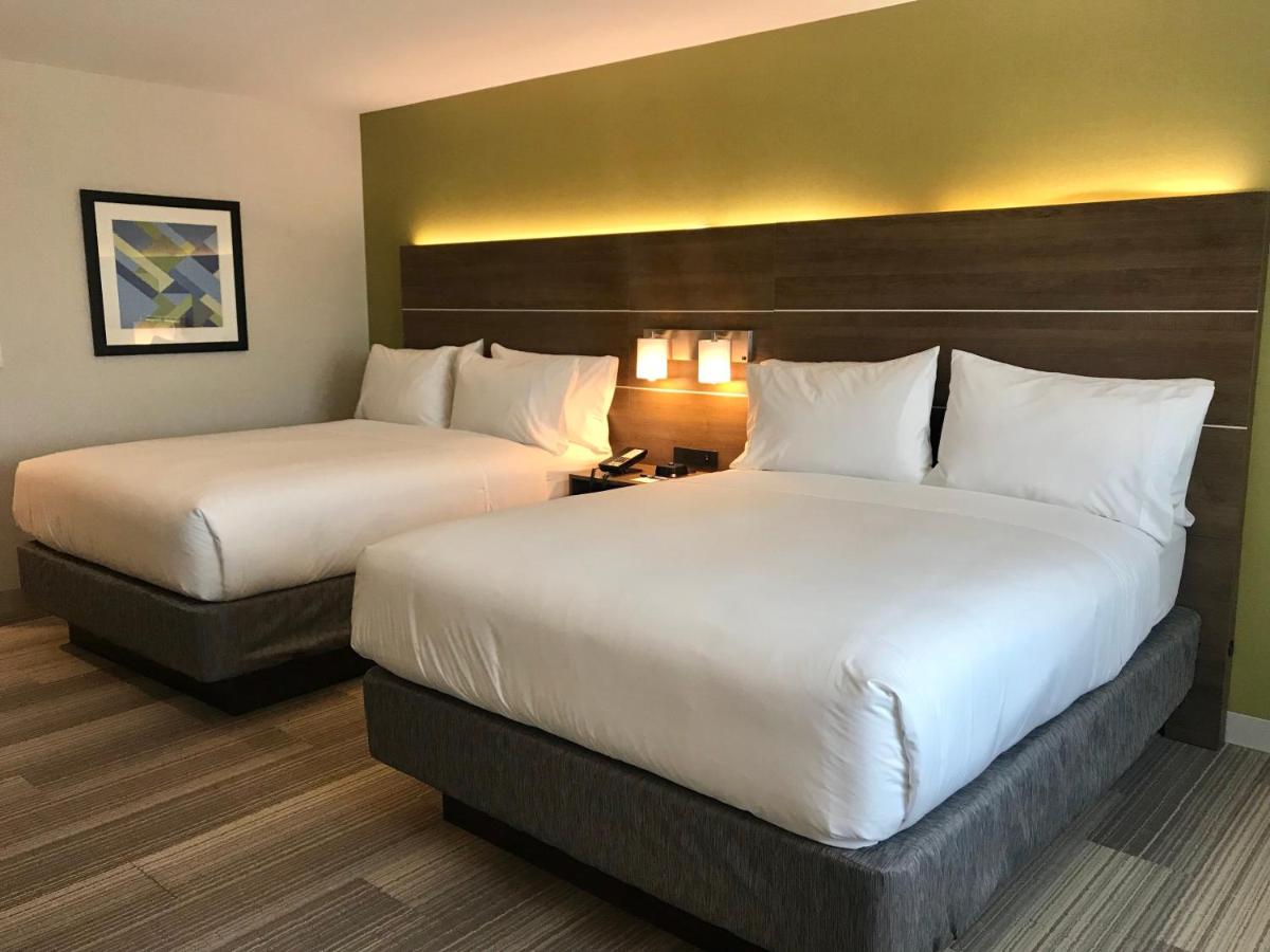| Holiday Inn Express Hotel and Suites Pasadena-Colorado Blvd, an IHG Hotel