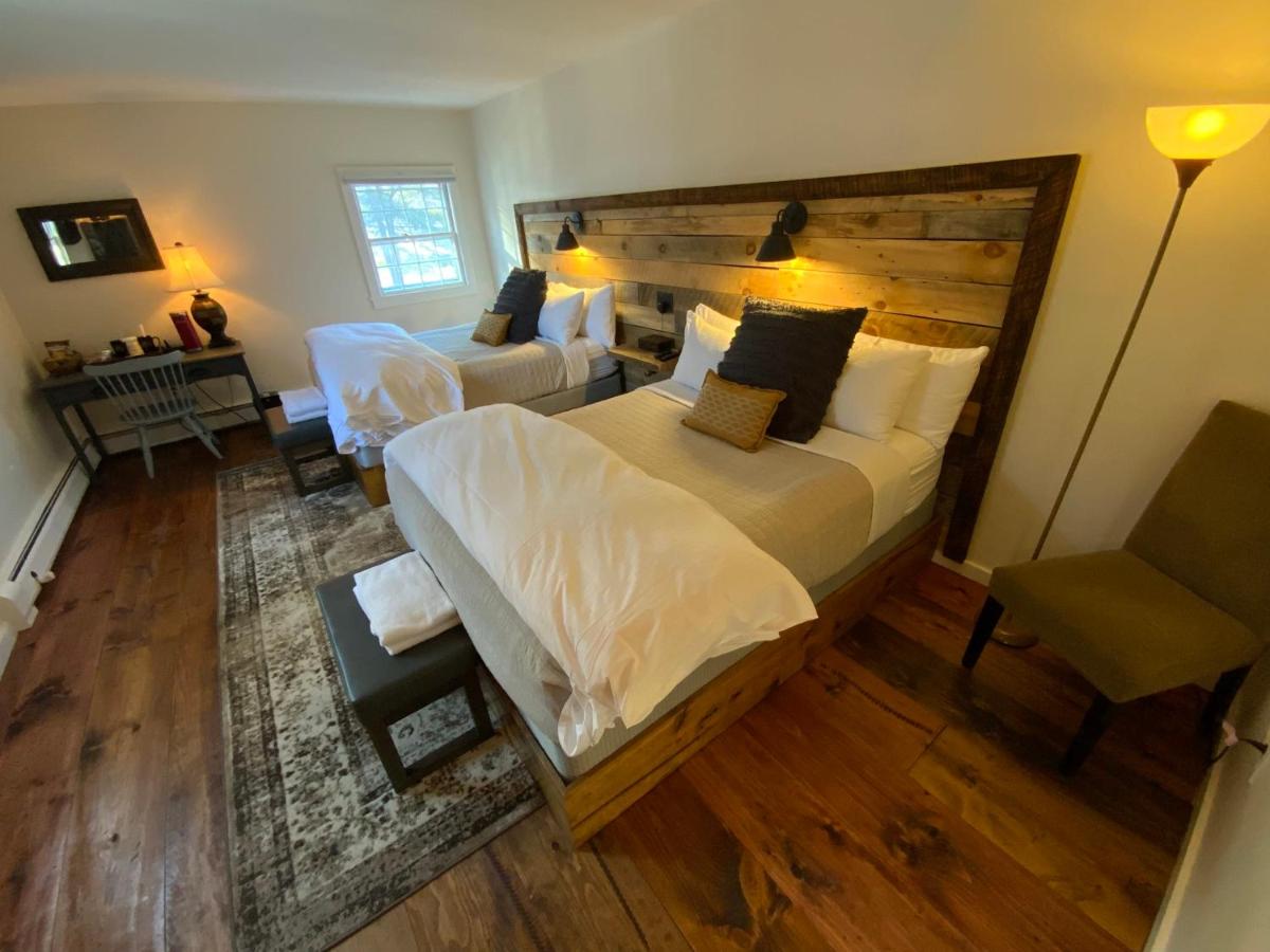 | Farm Road Estate - Inn Room 5