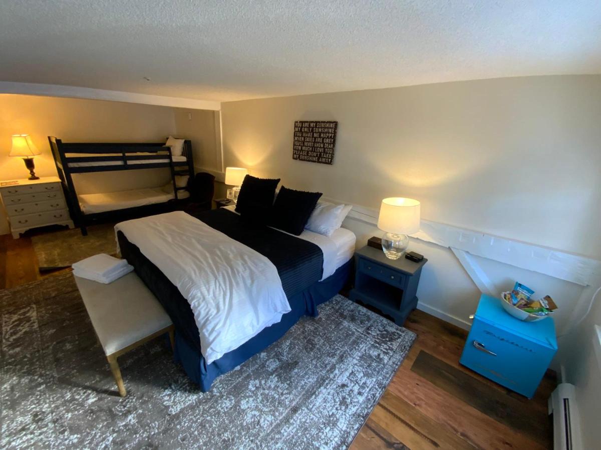 | Farm Road Estate - Inn Room 7