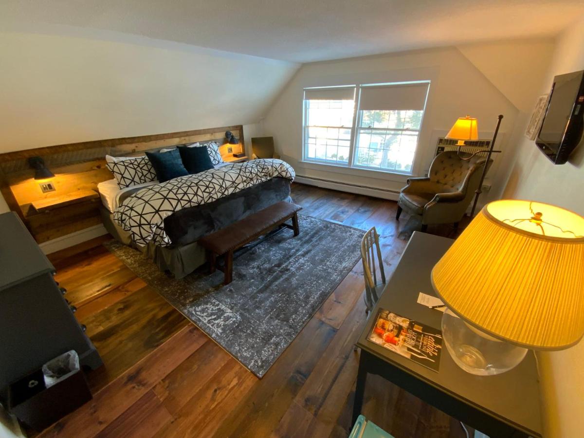  | Farm Road Estate - Inn Room 9