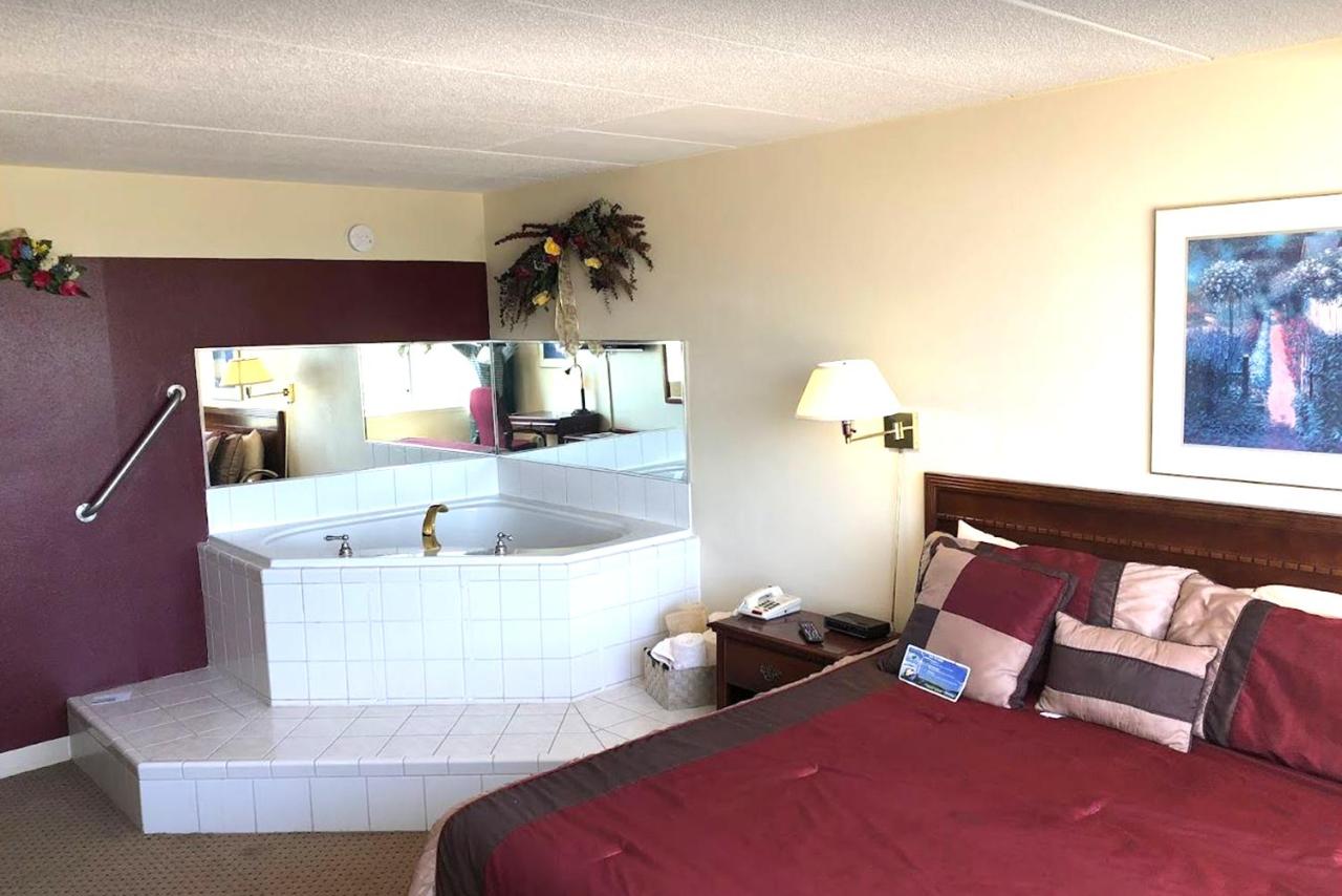 | Norwood Inn & Suites Worthington