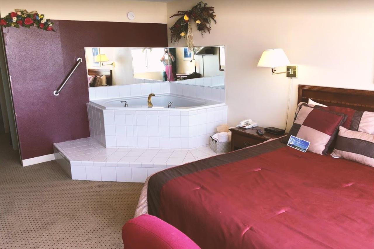 | Norwood Inn & Suites Worthington