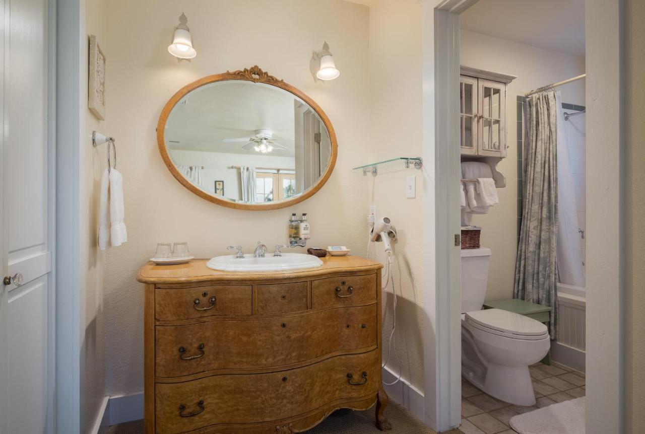  | Sunflower Hill Inn