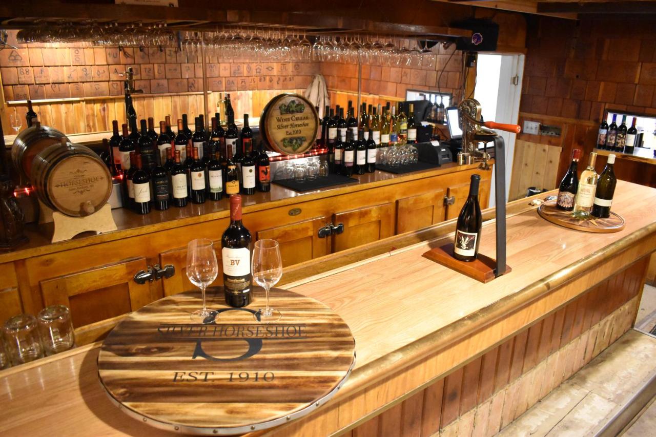 | Silver Horseshoe Inn