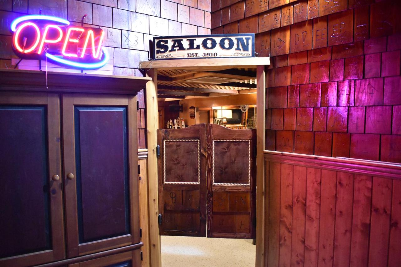 | Silver Horseshoe Inn