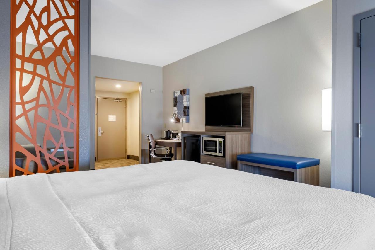 King Suite - Non-Smoking at Best Western Plus Castlerock Inn & Suites