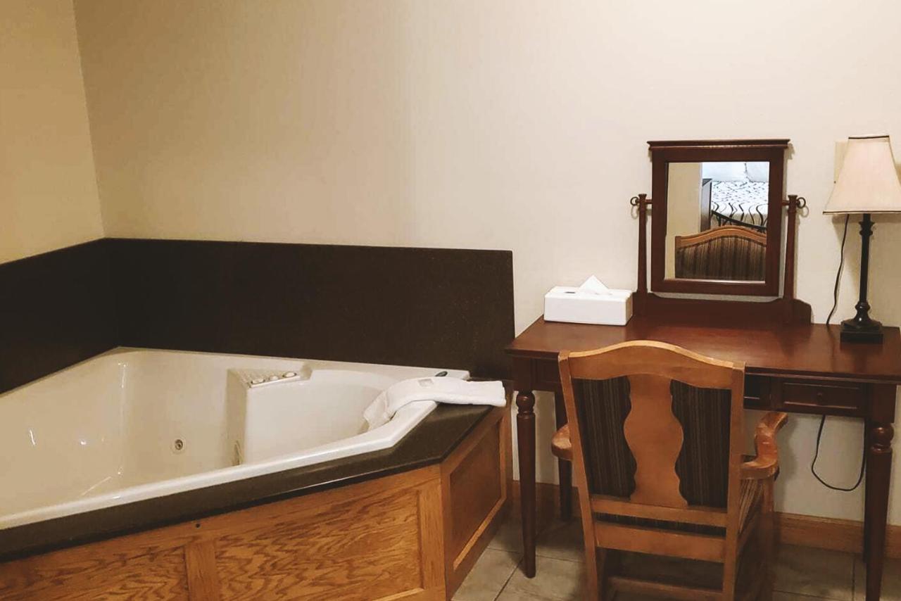 | Coratel Inn & Suites by Jasper McCook