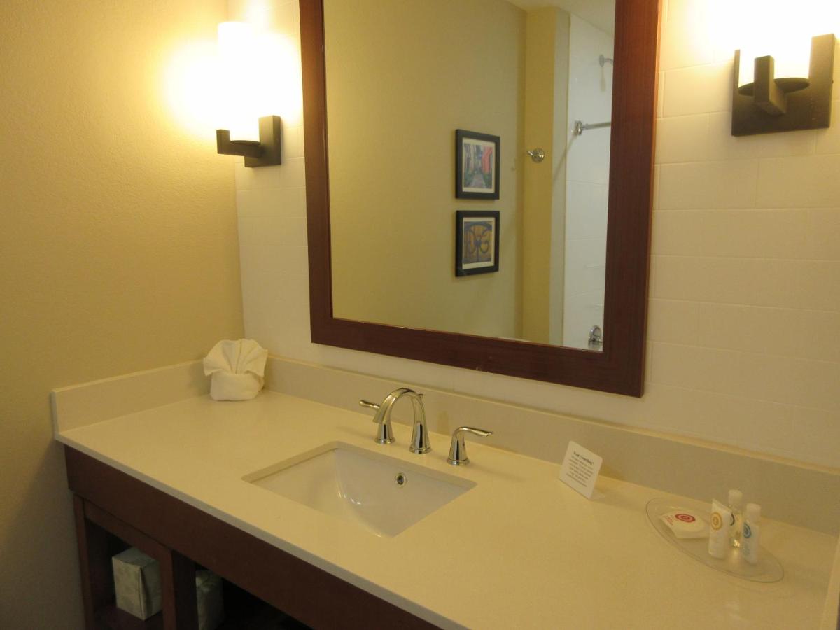 Accessible King Suite with Roll-In Shower - Non Smoking at Comfort Suites Summerville
