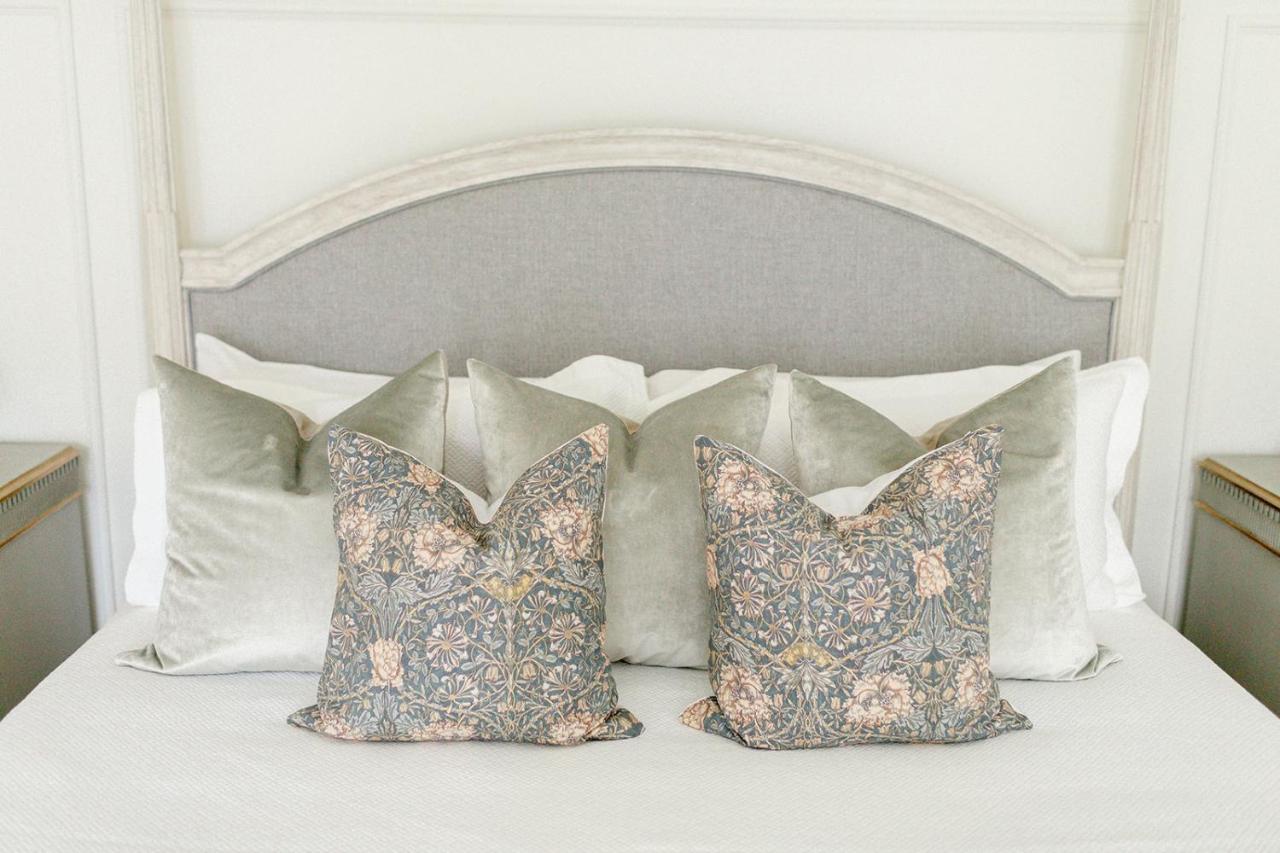 | Fairville Inn