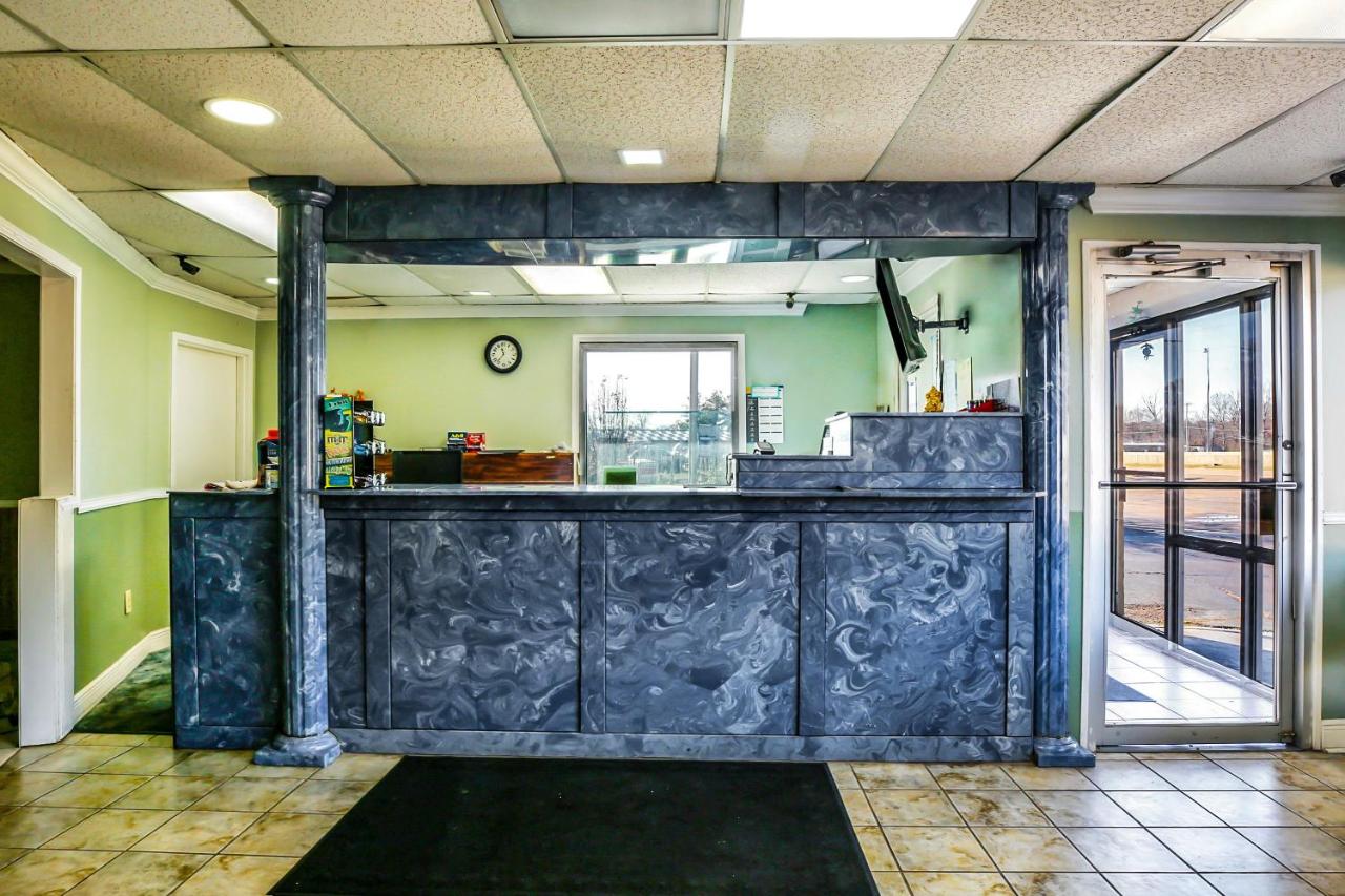 | OYO Hotel Jackson South I-55