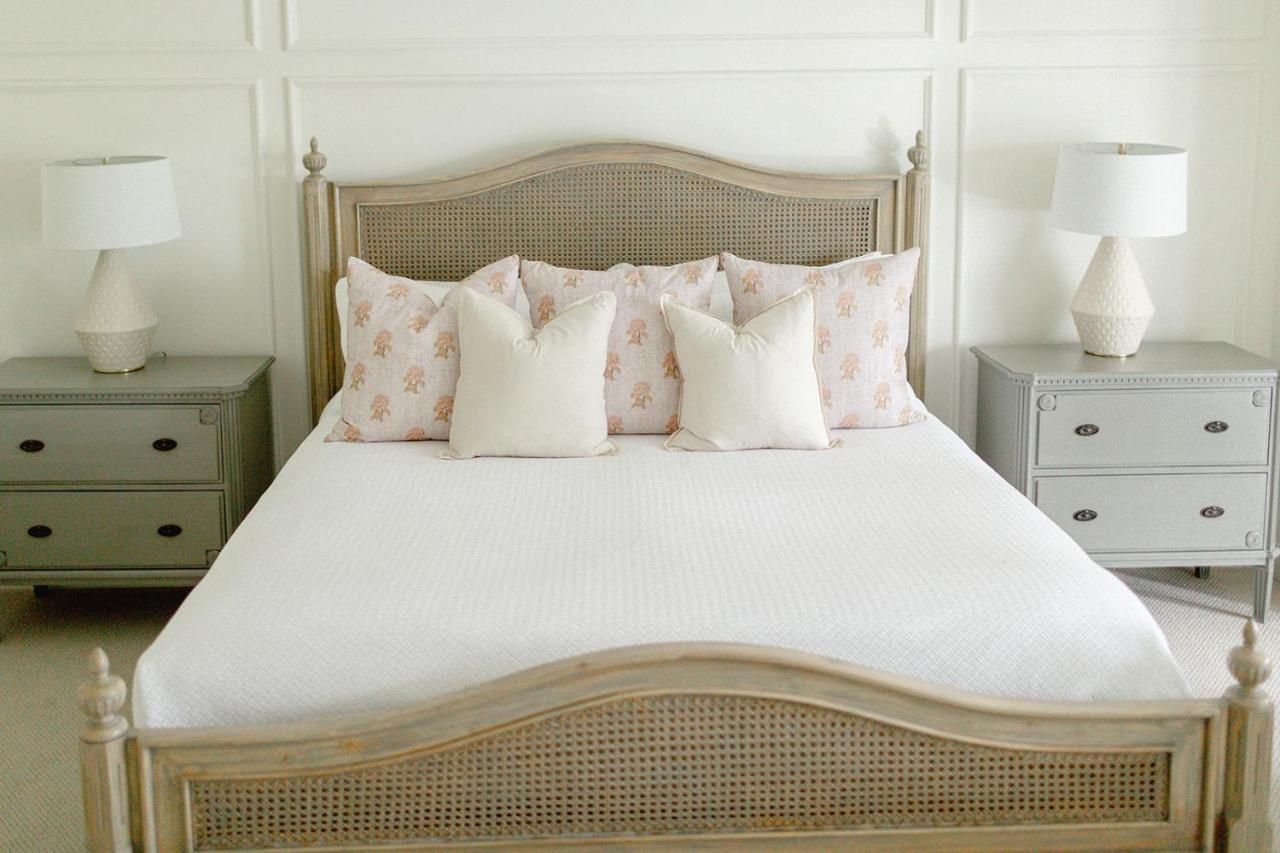 | Fairville Inn
