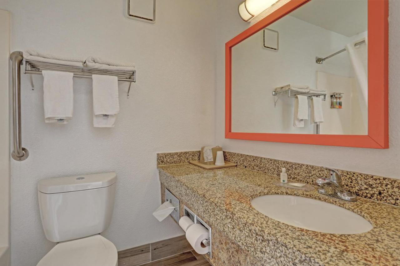 King Room - Non-Smoking at Quality Inn Pierre - Fort Pierre