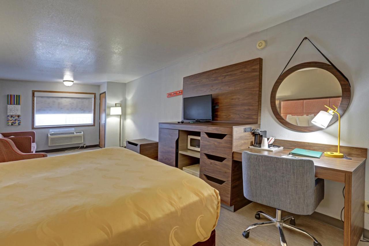 King Suite - Non-Smoking at Quality Inn Pierre - Fort Pierre