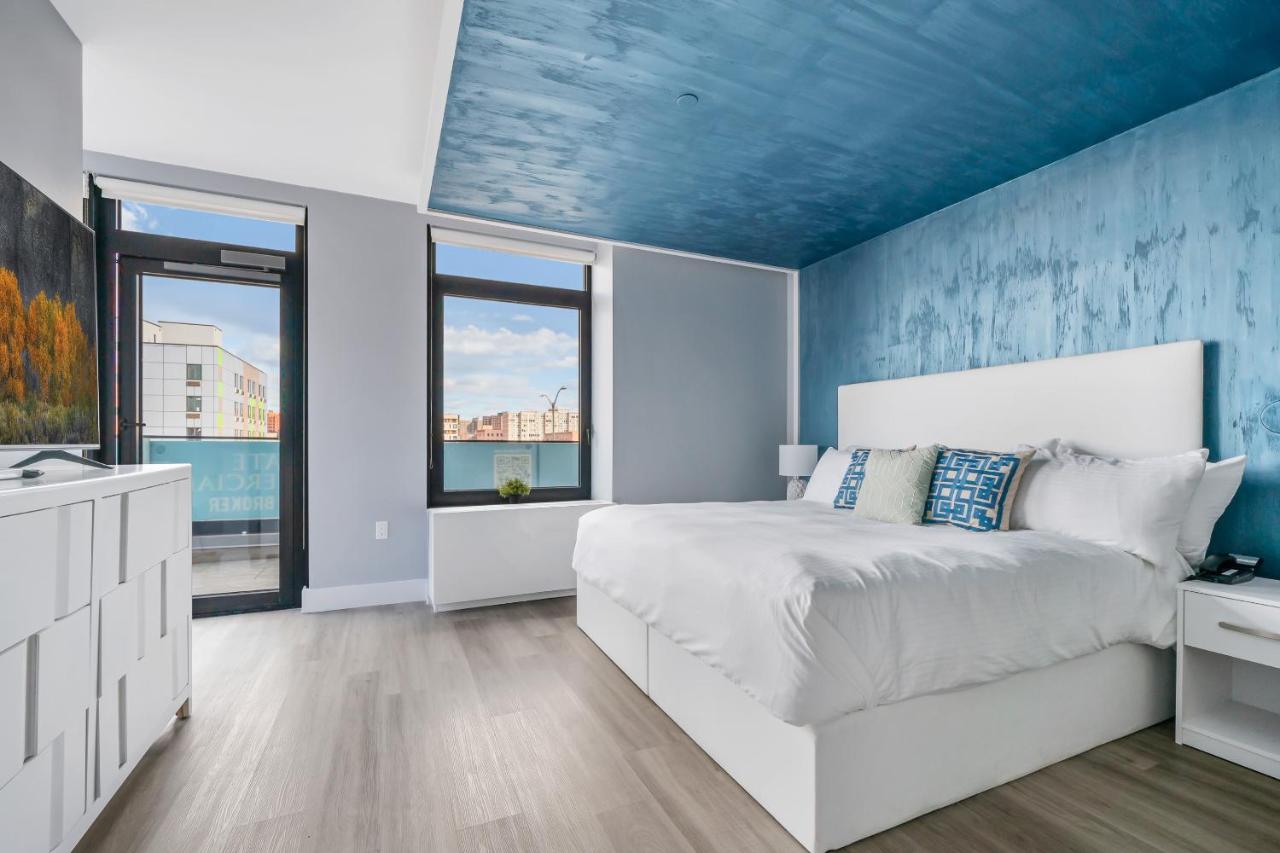 Deluxe King Suite, Balcony, Non-Smoking at Global Luxury Suites at The Arches