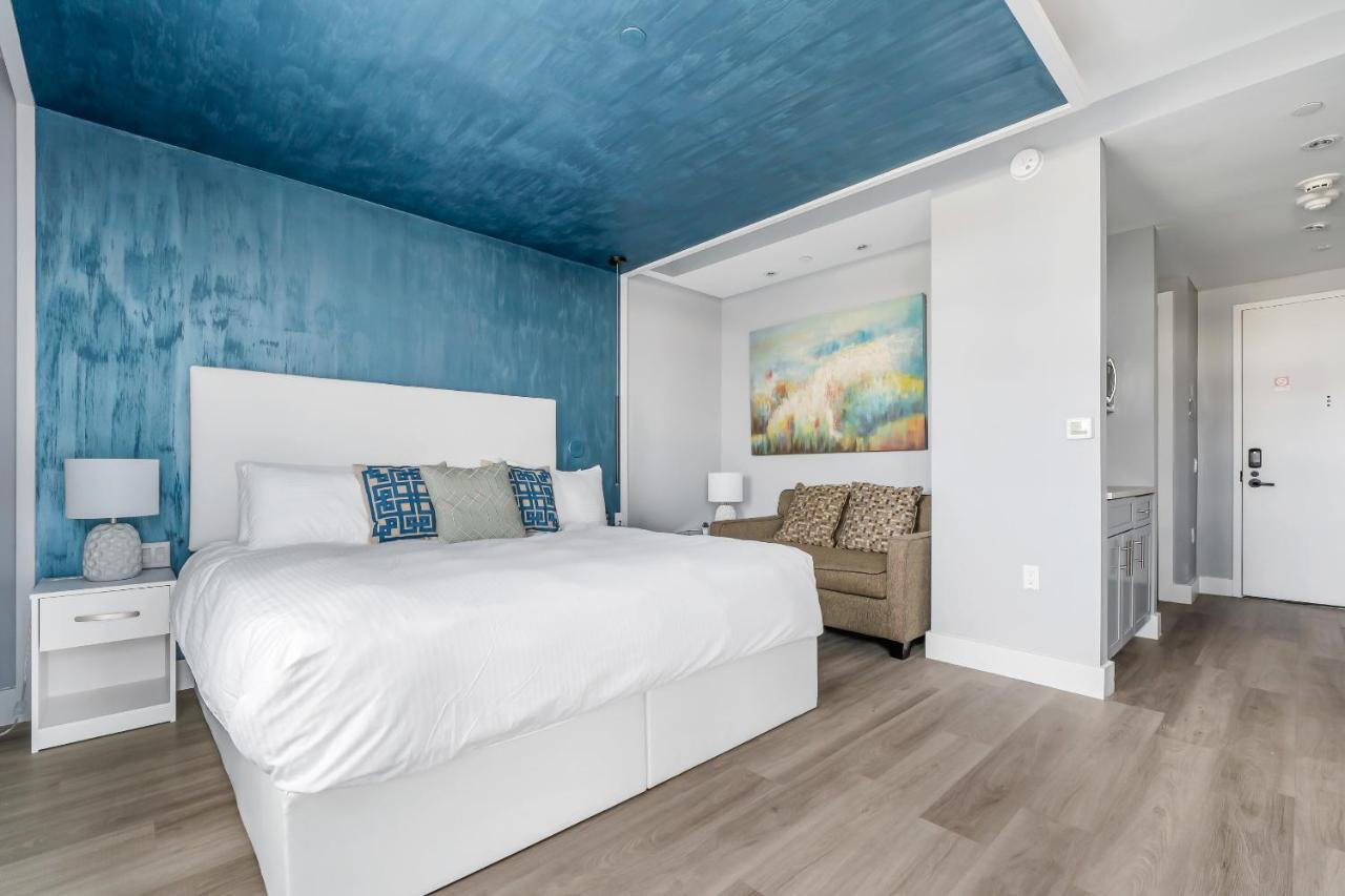 Deluxe King Suite, Balcony, Non-Smoking at Global Luxury Suites at The Arches