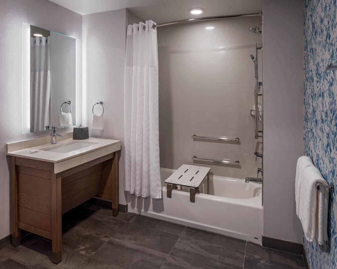 King Studio with Tub - Disability Access at Hyatt House Tampa Downtown