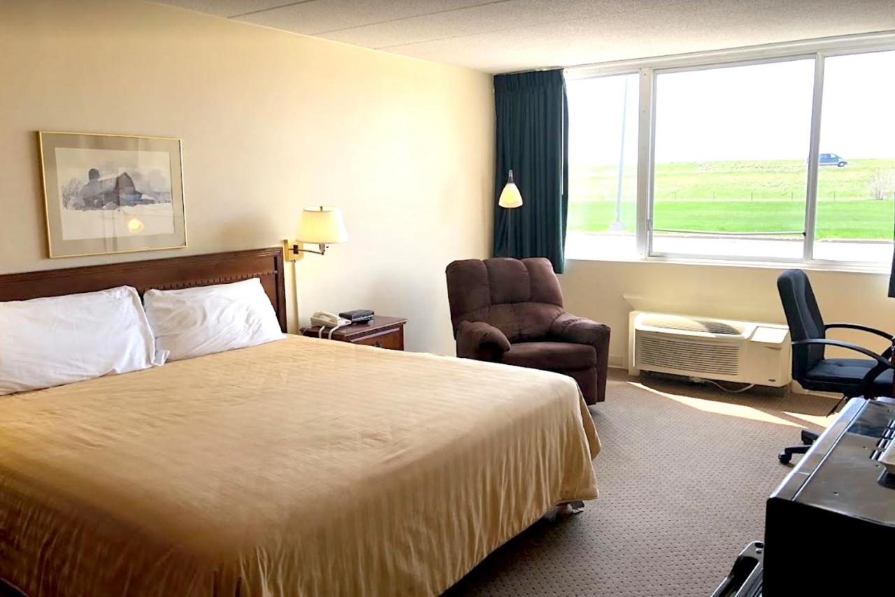 | Norwood Inn & Suites Worthington