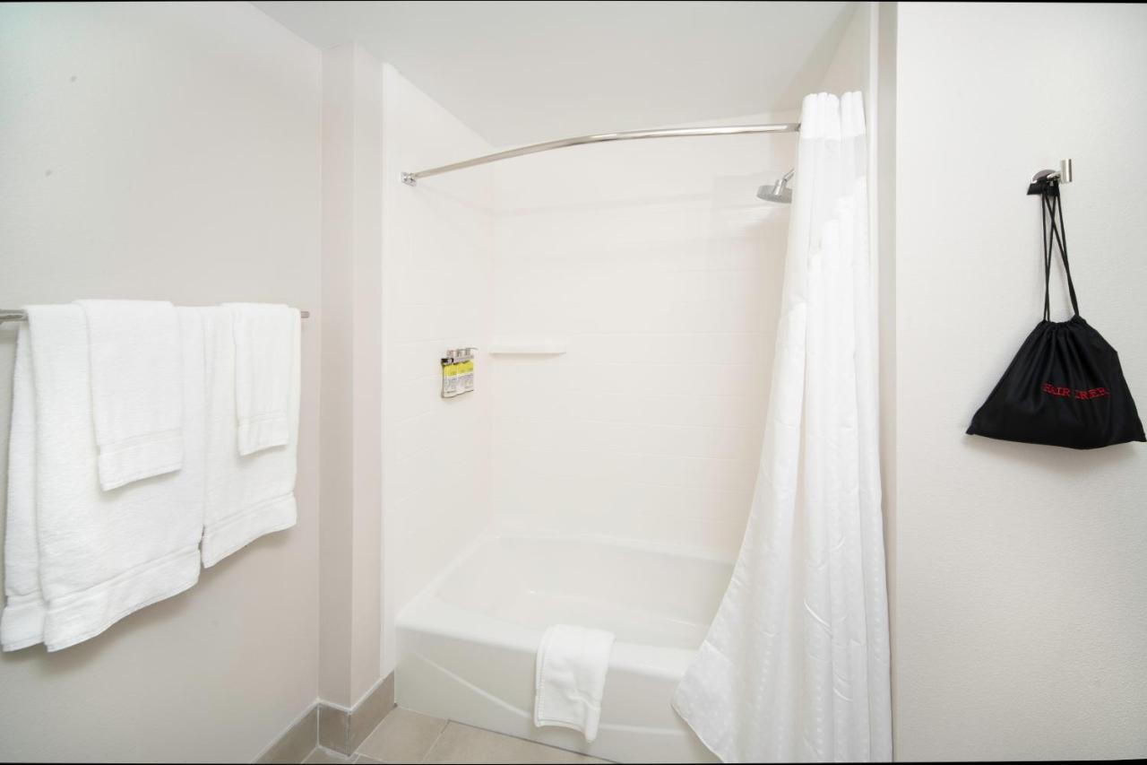 King Bed Suite - Non-Smoking at Holiday Inn Express & Suites Fort Myers Airport by IHG
