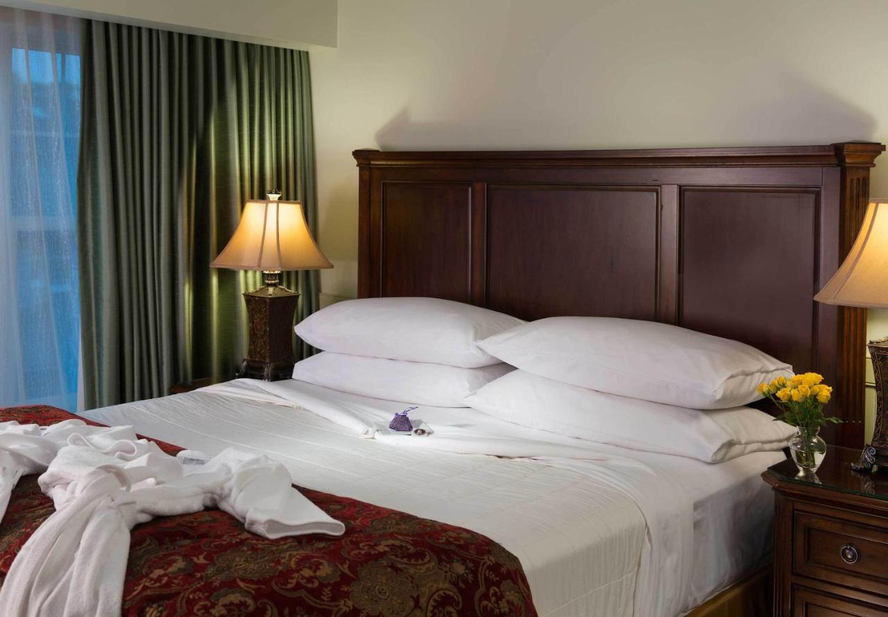 | Grand Harbor Inn