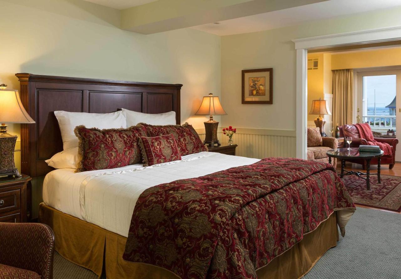 | Grand Harbor Inn