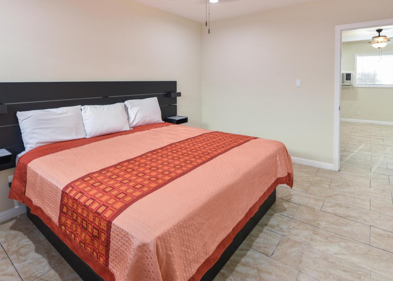 | Holly Park Motel near LAX