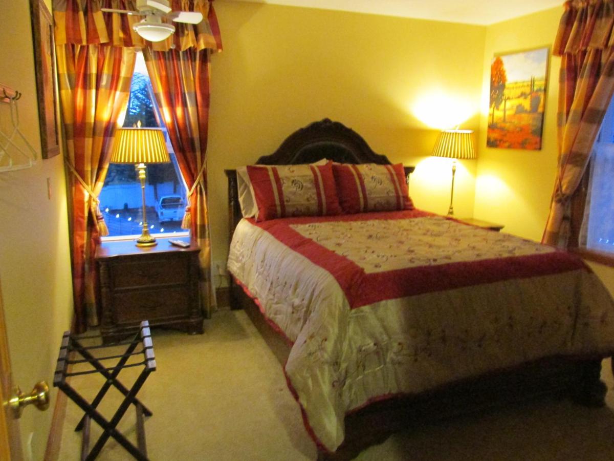 | Mansion Inn Lake Stevens