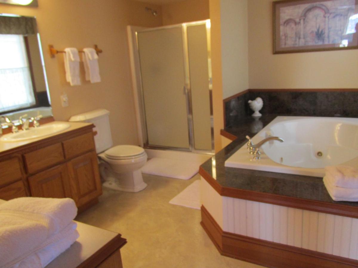 | Mansion Inn Lake Stevens