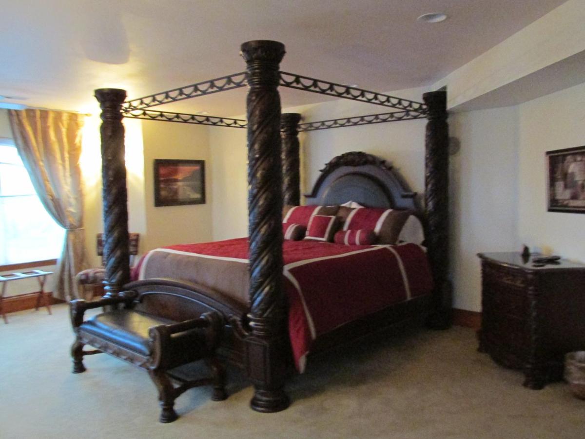 | Mansion Inn Lake Stevens