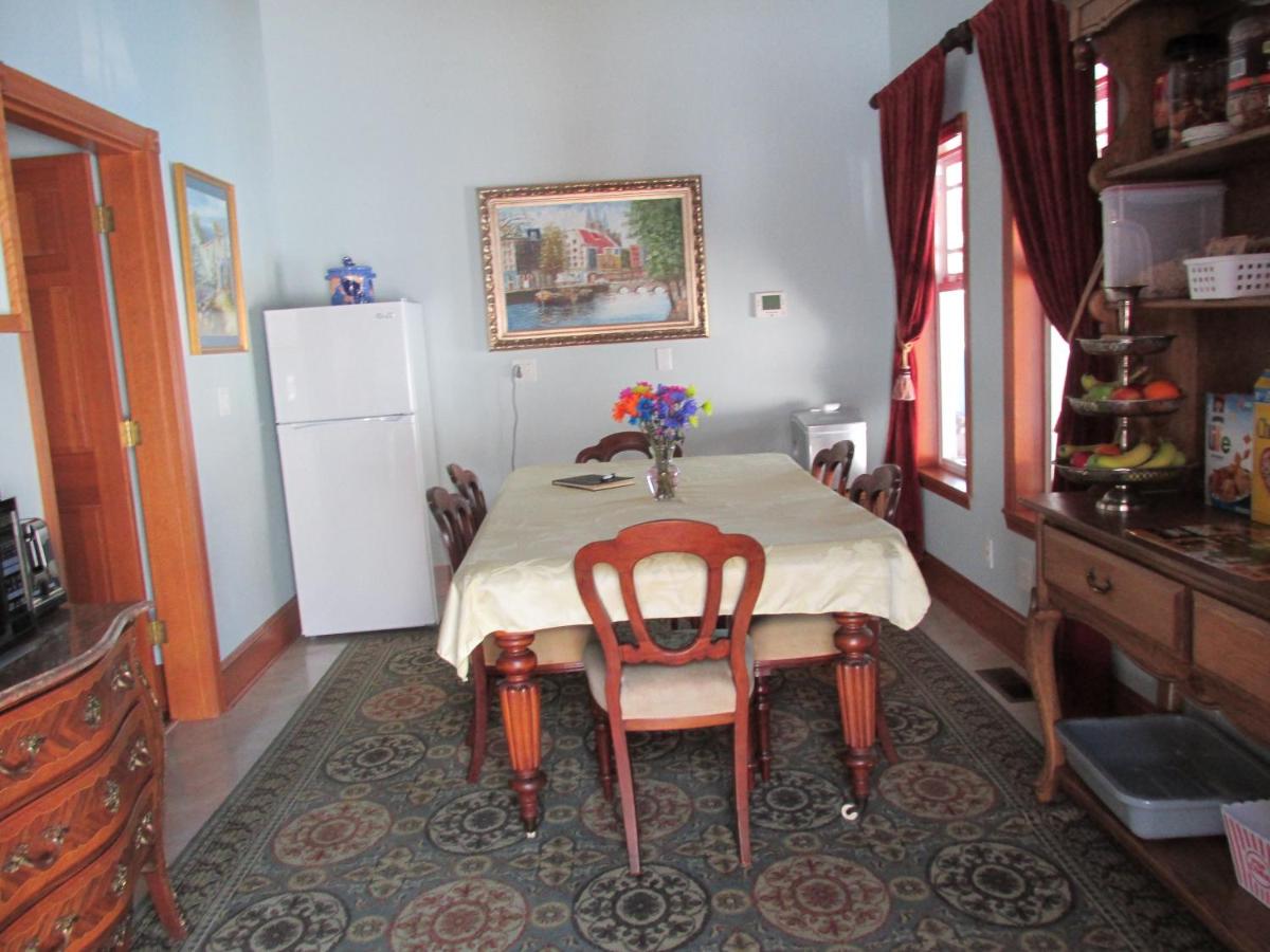 | Mansion Inn Lake Stevens