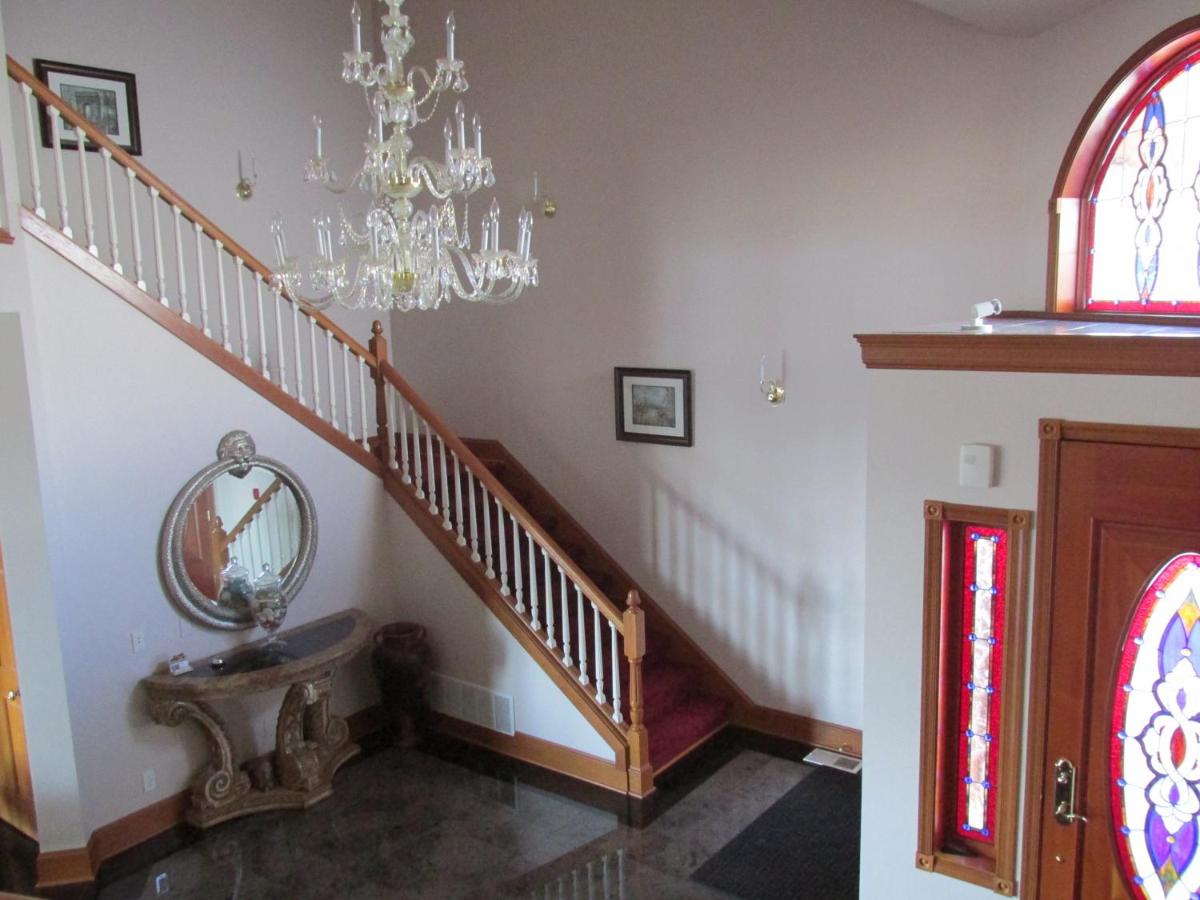 | Mansion Inn Lake Stevens