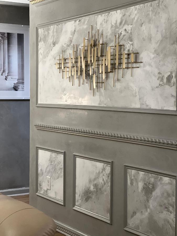 | Chateau Suites