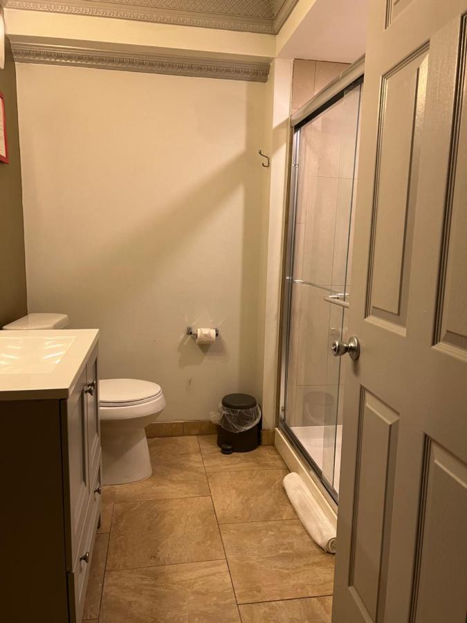 | Chateau Suites