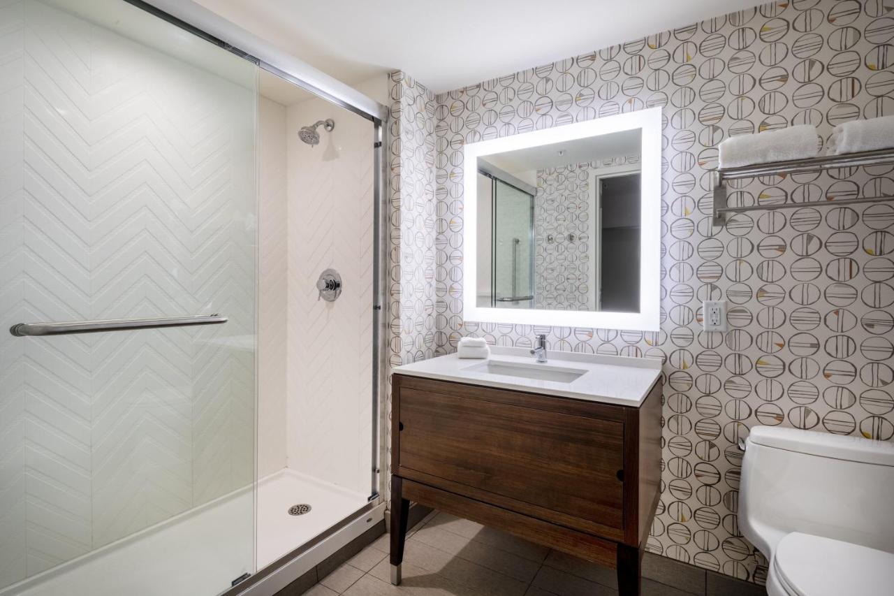 Room Selected at Check-In at Holiday Inn Long Island-Islip Arpt East by IHG