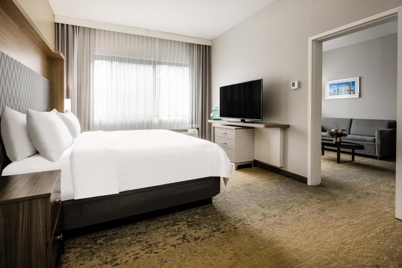 King Suite - Non-Smoking at Holiday Inn Long Island-Islip Arpt East by IHG