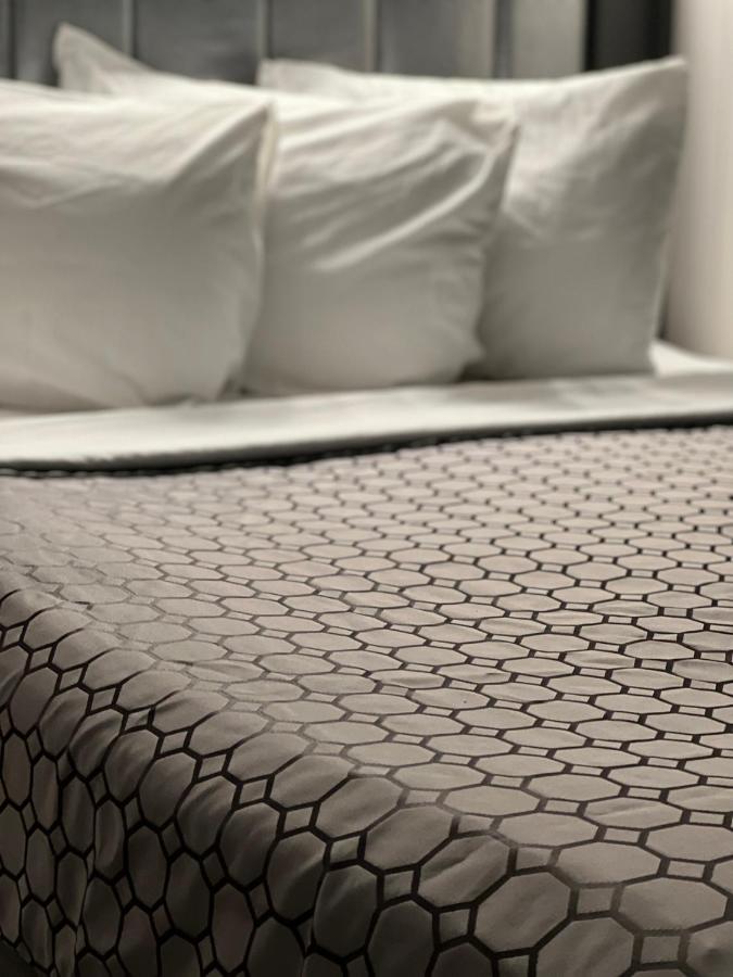 | Chateau Suites