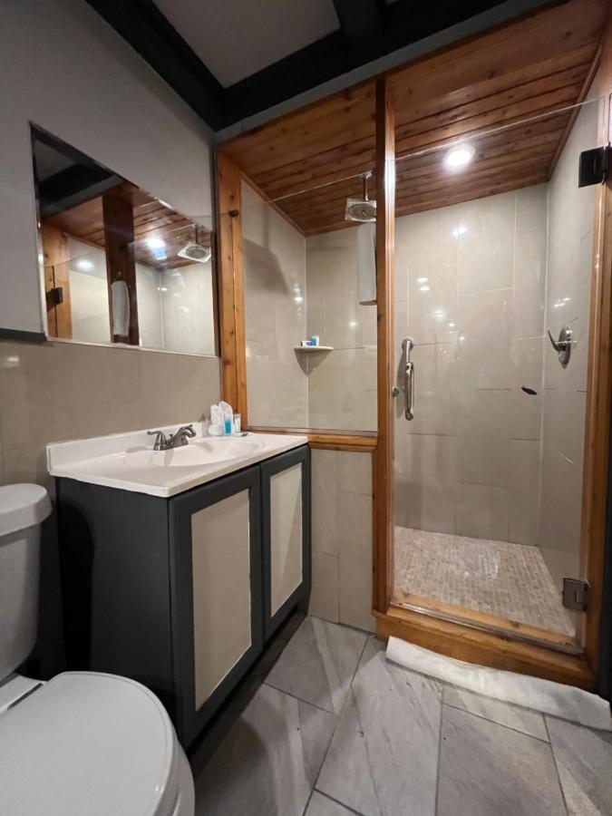 | Chateau Suites