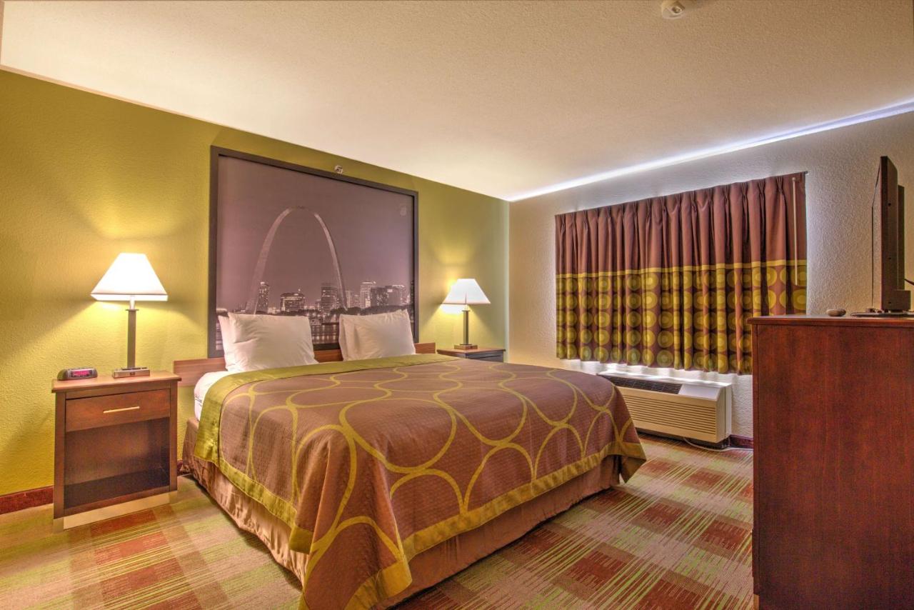  | Super 8 by Wyndham Waterloo
