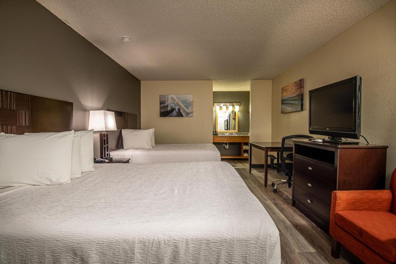| Lake View Inn
