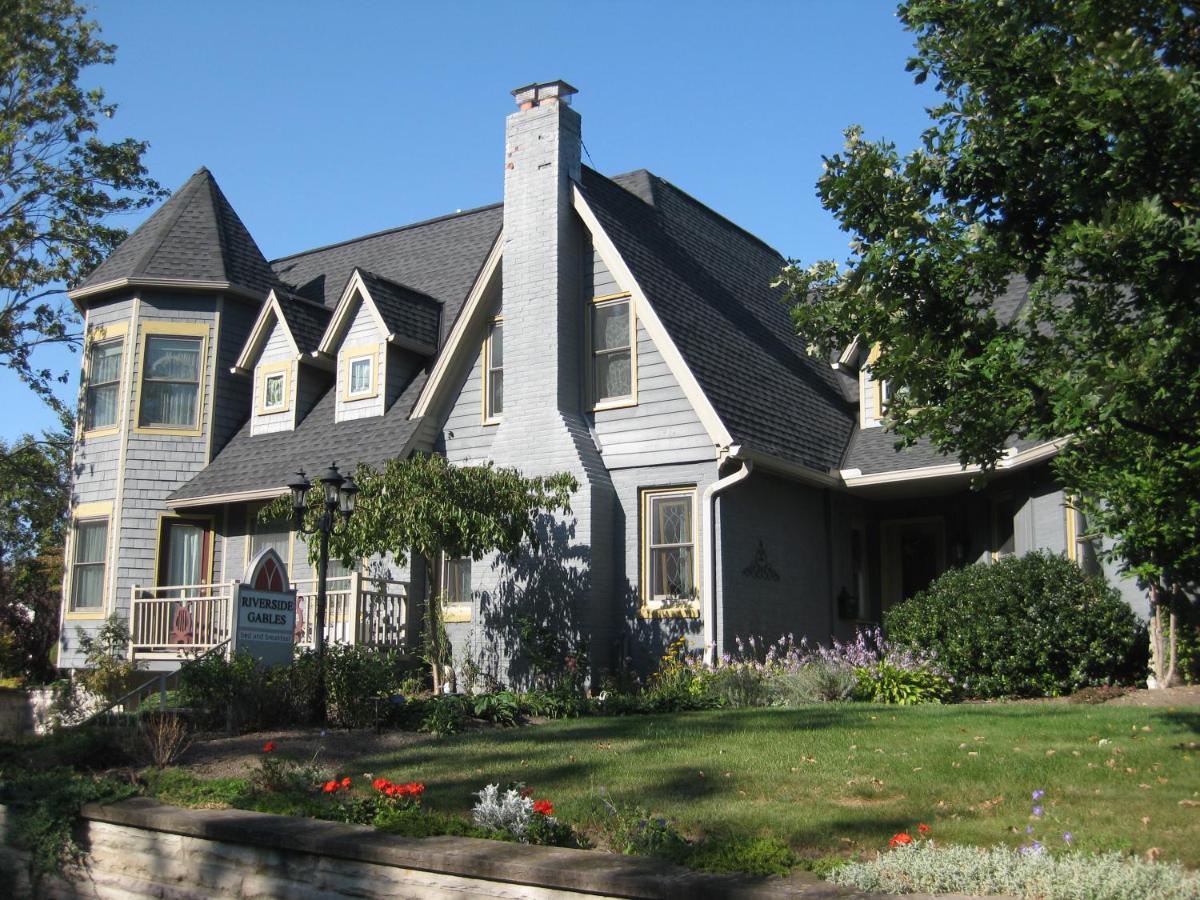 | Riverside Gables Bed and Breakfast