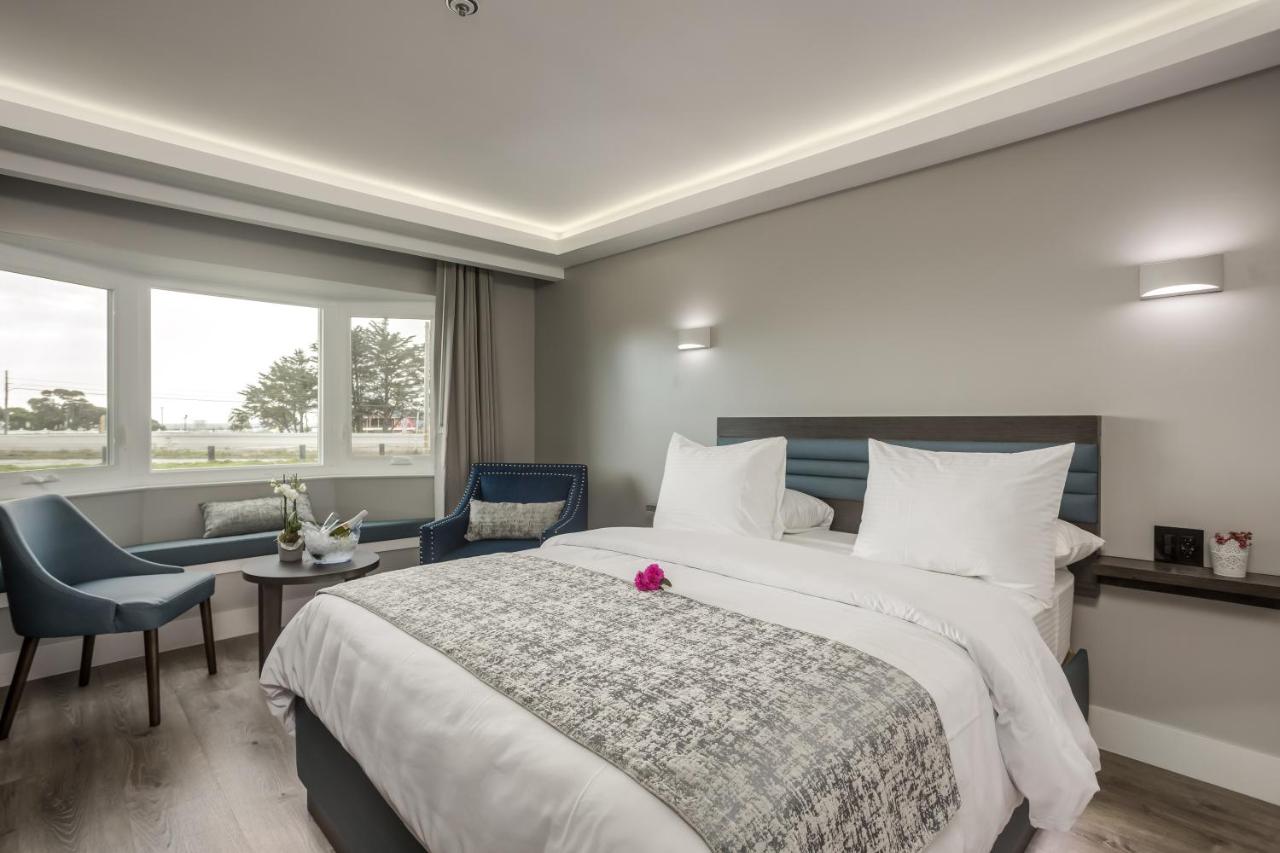 Deluxe Queen Room at Harbor View Inn