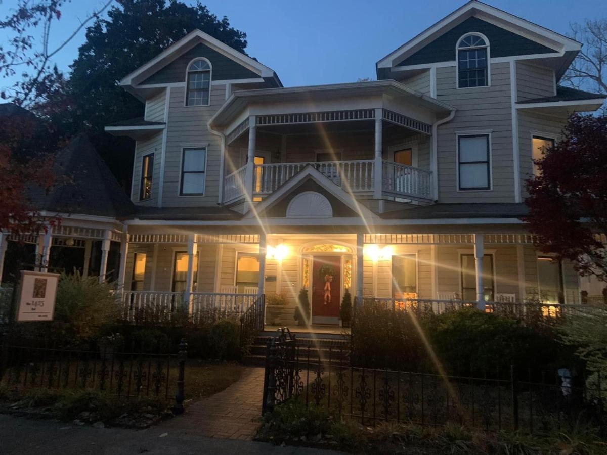 | The 1425 Inn