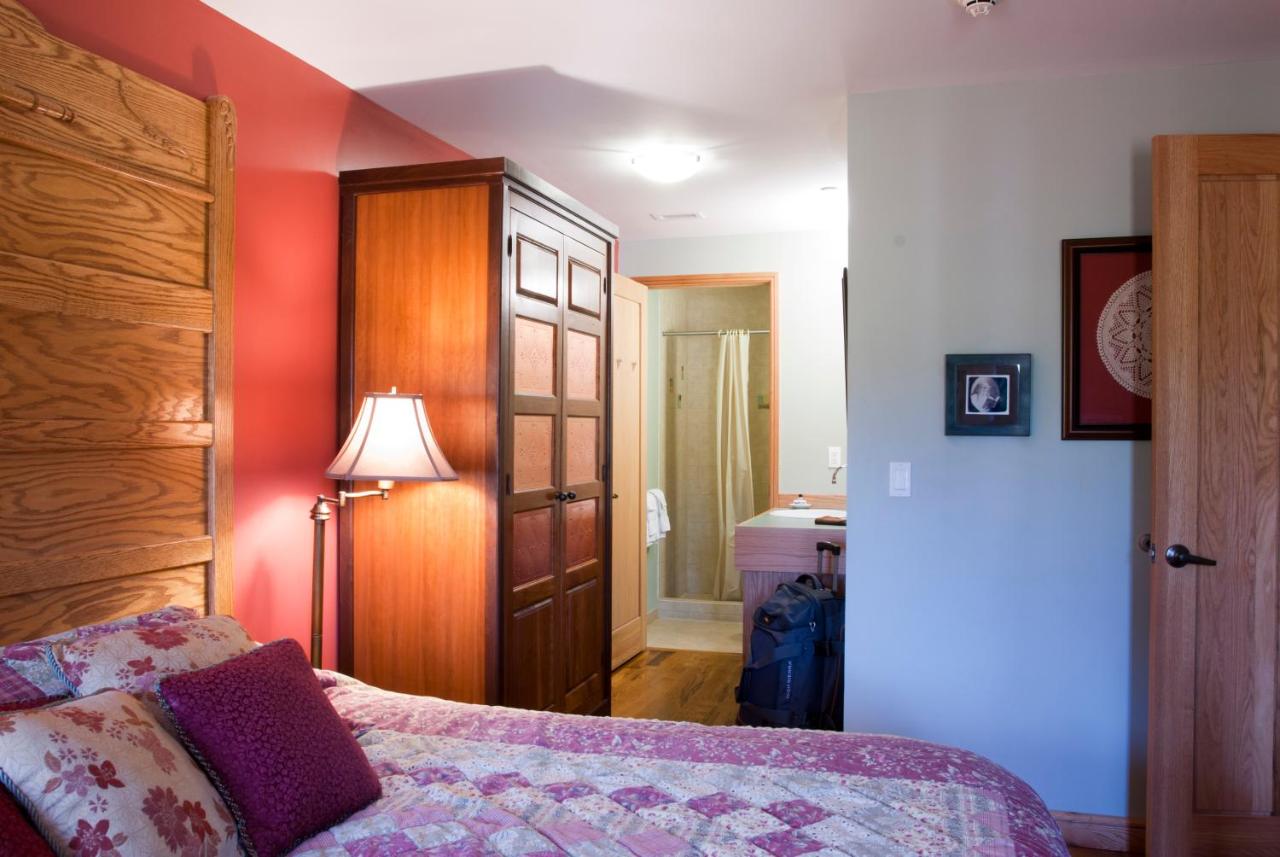 | Hotel Floyd
