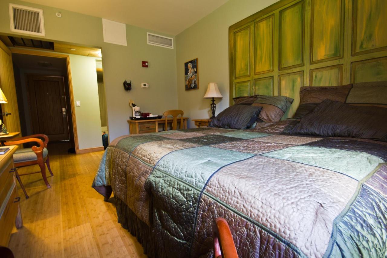 | Hotel Floyd