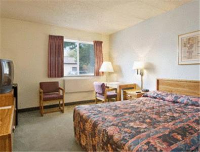Sunset Inn & Suites