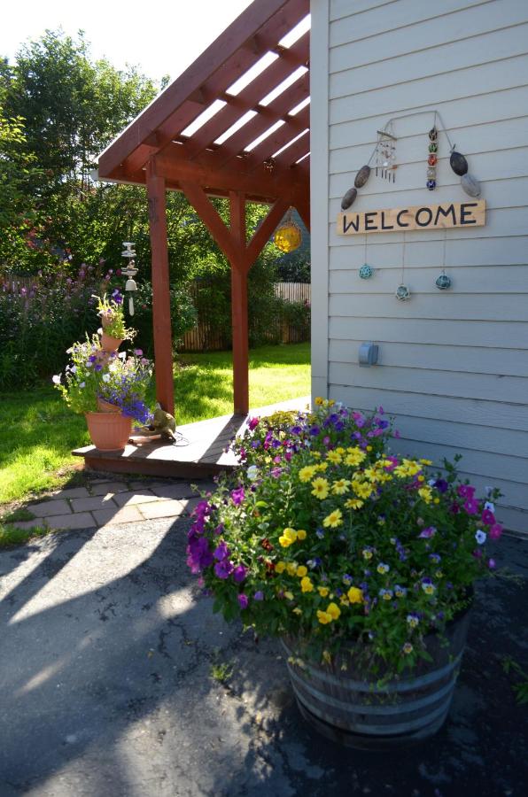 | Bay Avenue Inn